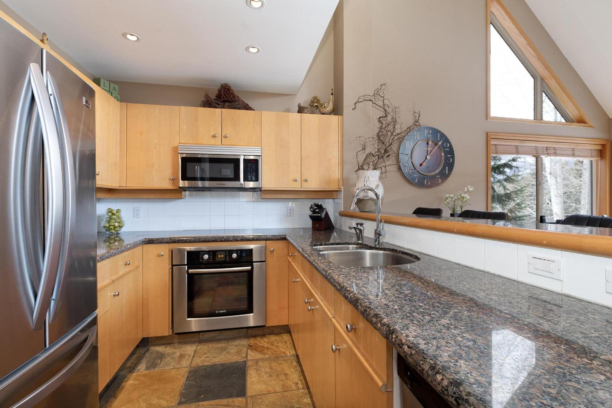 Alpine Greens 8 | Bright Townhome Near Blackcomb, Walk Or Shuttle To Skiing, Secure Parking Whistler Eksteriør bilde
