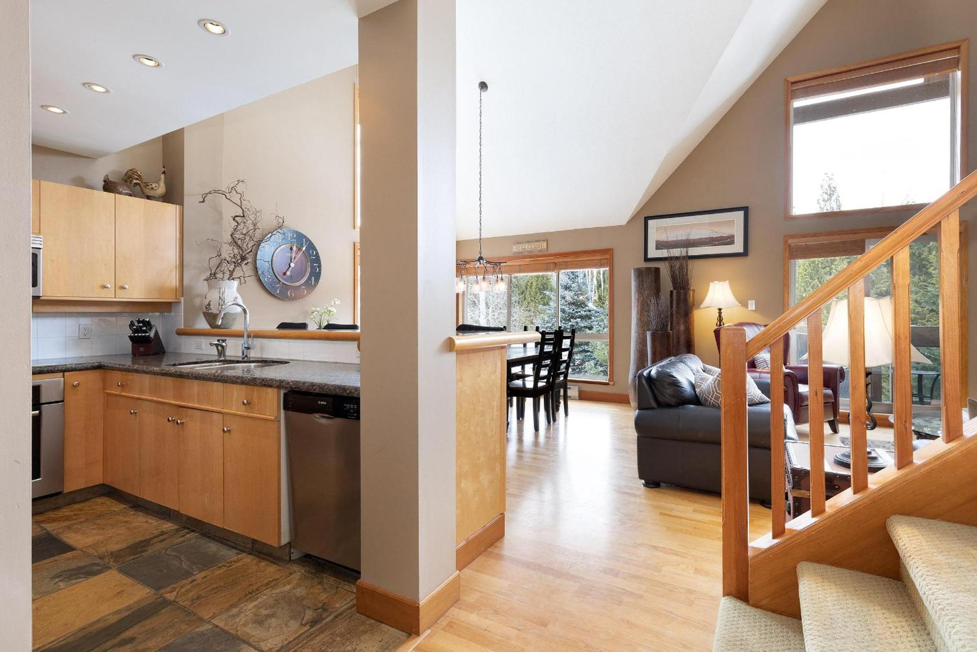 Alpine Greens 8 | Bright Townhome Near Blackcomb, Walk Or Shuttle To Skiing, Secure Parking Whistler Eksteriør bilde